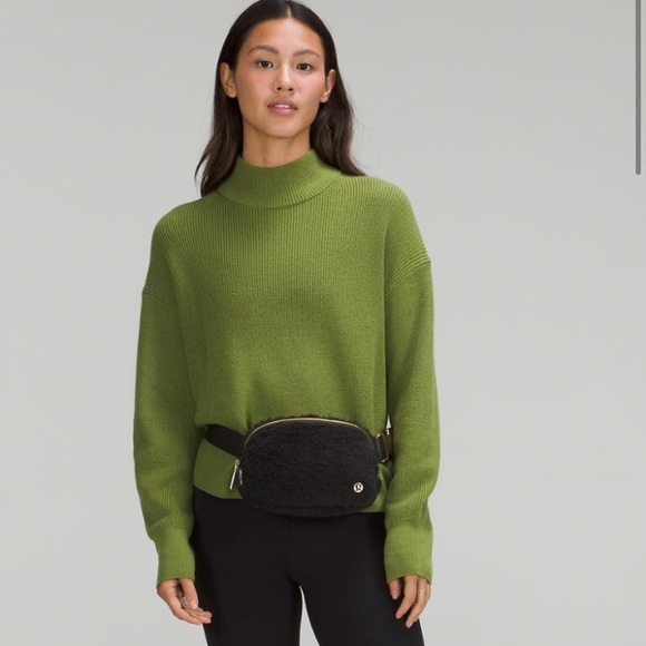 NWT Lululemon Fleece Everywhere Belt Bag Black - Picture 6 of 6